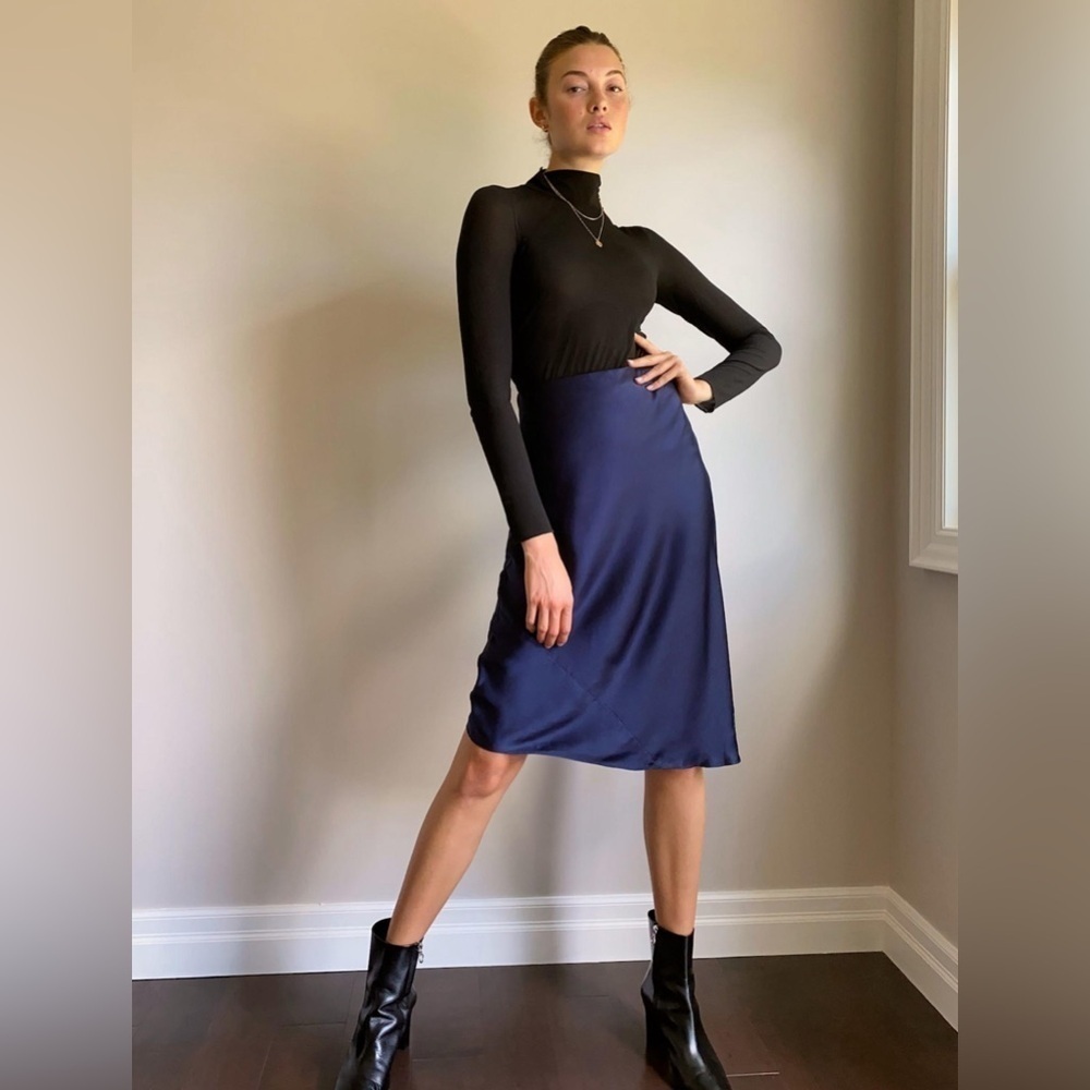 Aritzia Wilfred Only Slip Skirt in Classic Navy